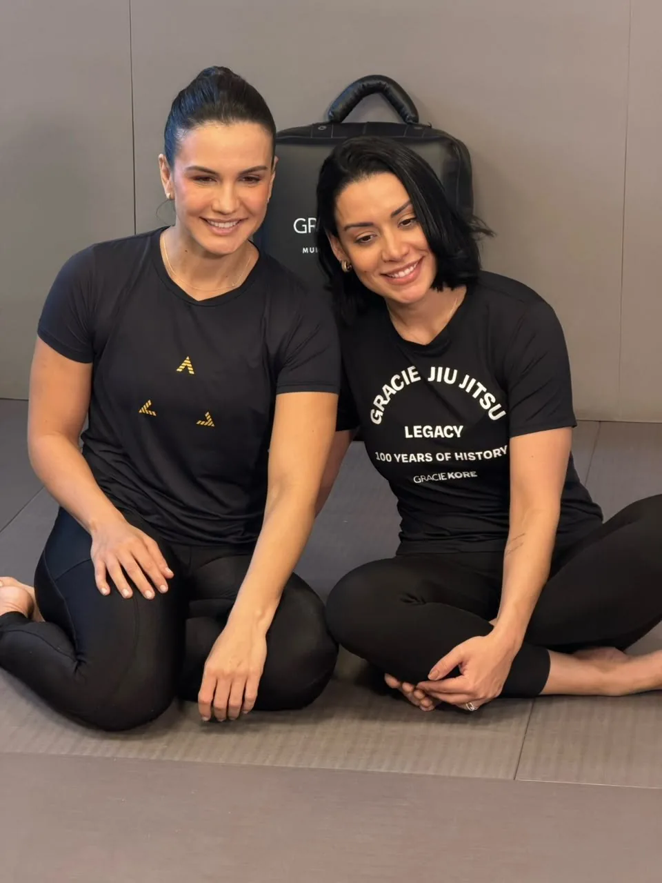 Jéssica Soares e Kyra Gracie no tatame